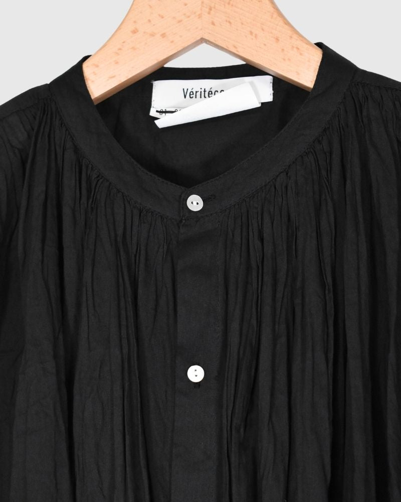 Sleeveless Gathered Blouse in Short