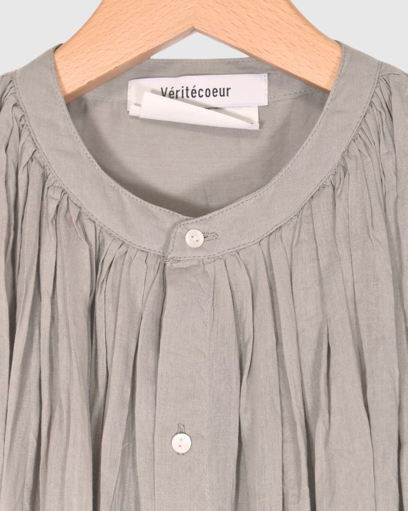 Sleeveless Gathered Blouse in Short