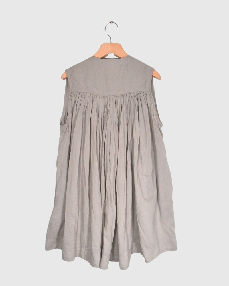 Sleeveless Gathered Blouse in Short