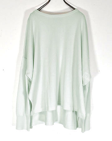 Side slit crew-neck knit