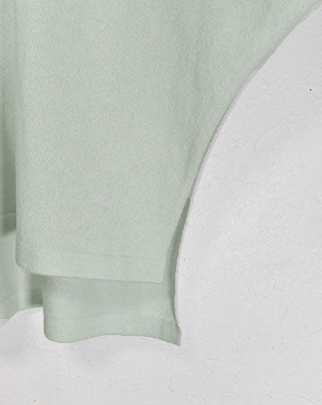 Side slit crew-neck knit
