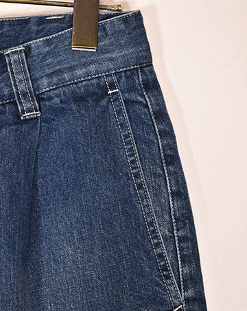 Denim tuck pants in Bleach