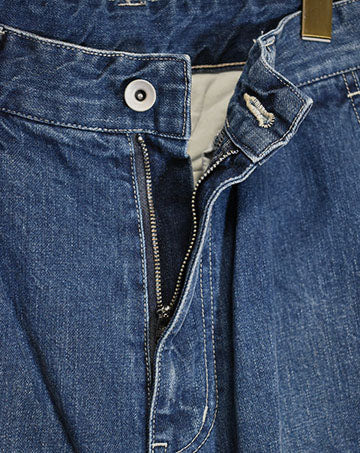Denim tuck pants in Bleach