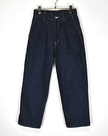 Denim tuck pants in OneWash