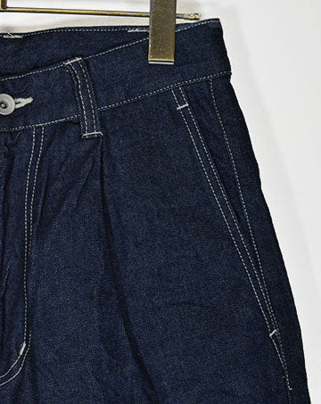 Denim tuck pants in OneWash