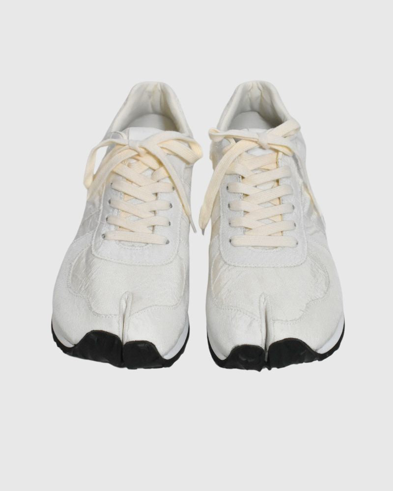 Tabi Trainer Airbag in White Tabi Trainer Airbag in White