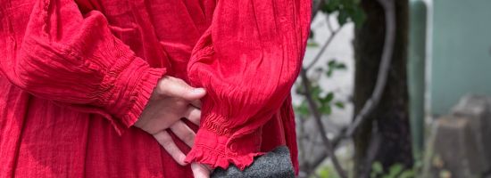 【maison de soil】FRILL COLLAR MAXI SHIRT DRESS WITH MINI PINTUCK in Red
