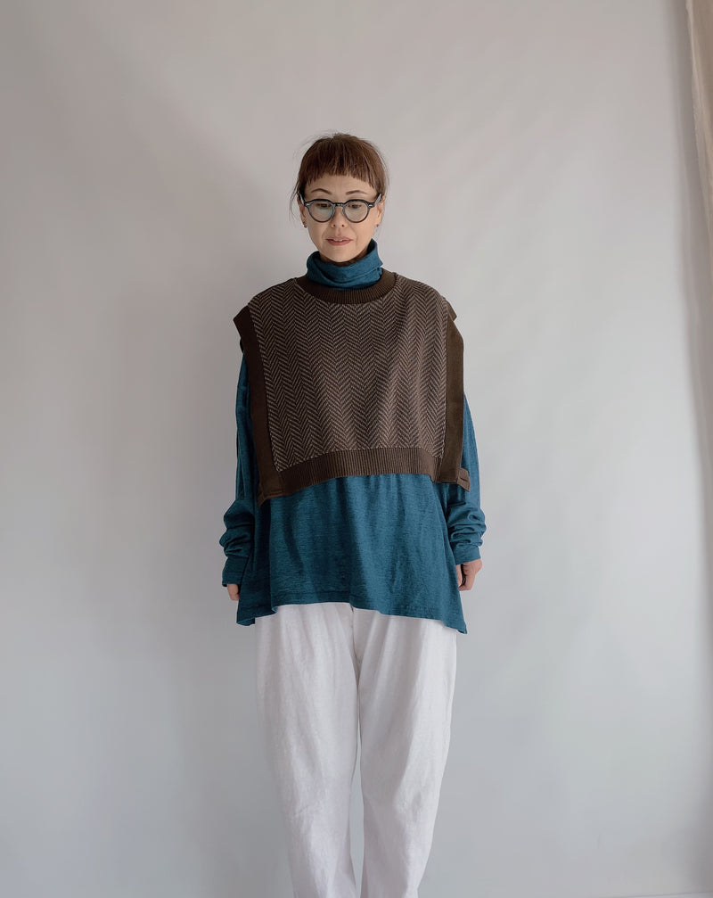 Herringbone knit short vest
