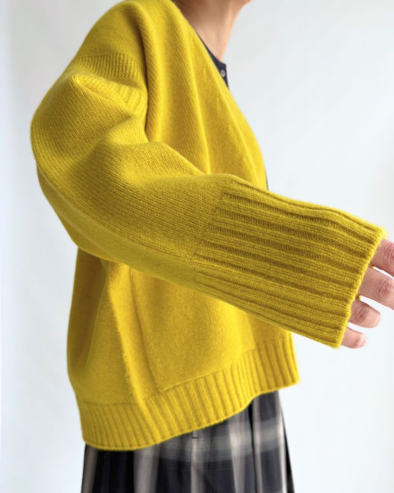 JANE V-neck Cardigan in Yellow