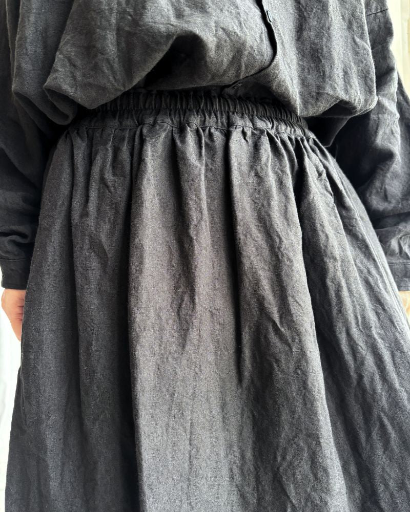 Color Linen Skirt in Black