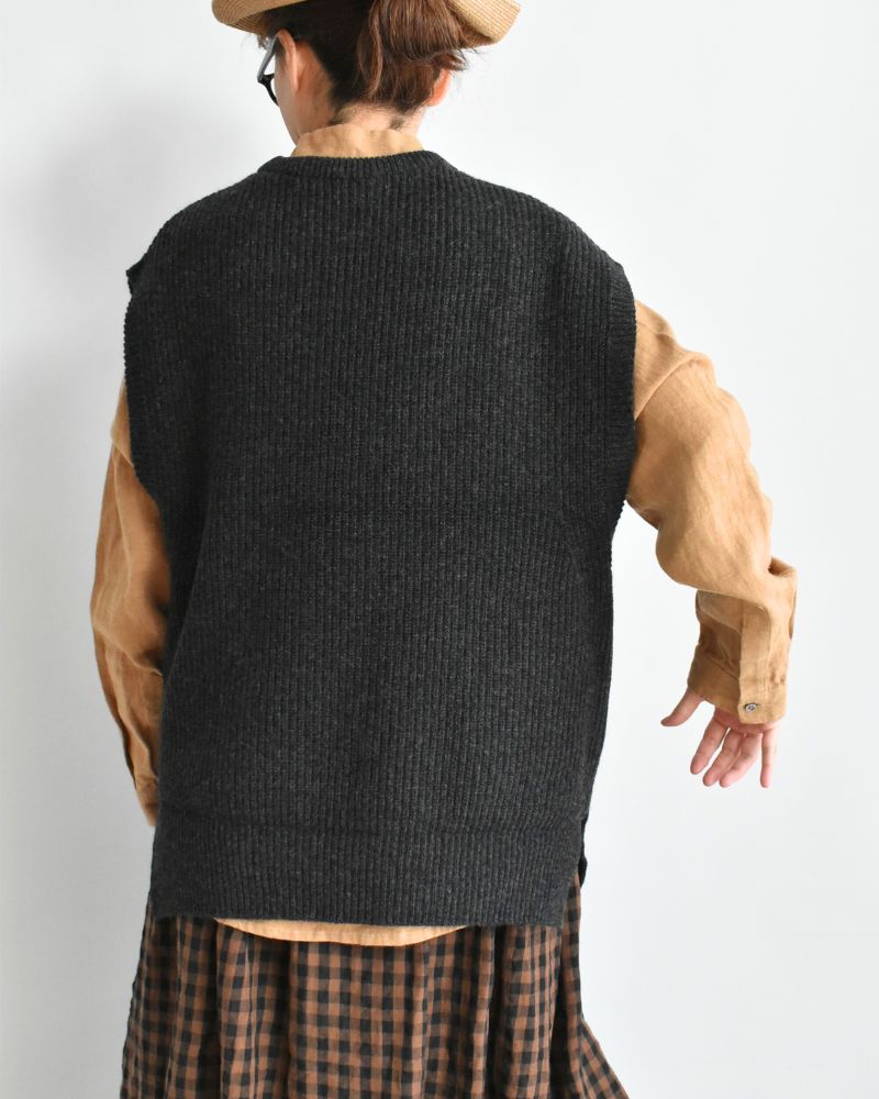 JAPAN RIDGE KNITTING VEST in Charcoal