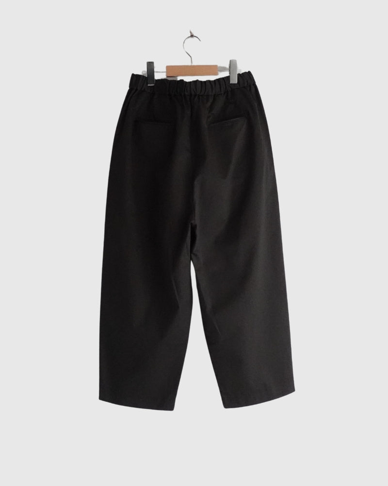 West Point 2-Tuck Tapered Easy Pants in CharcoalGray