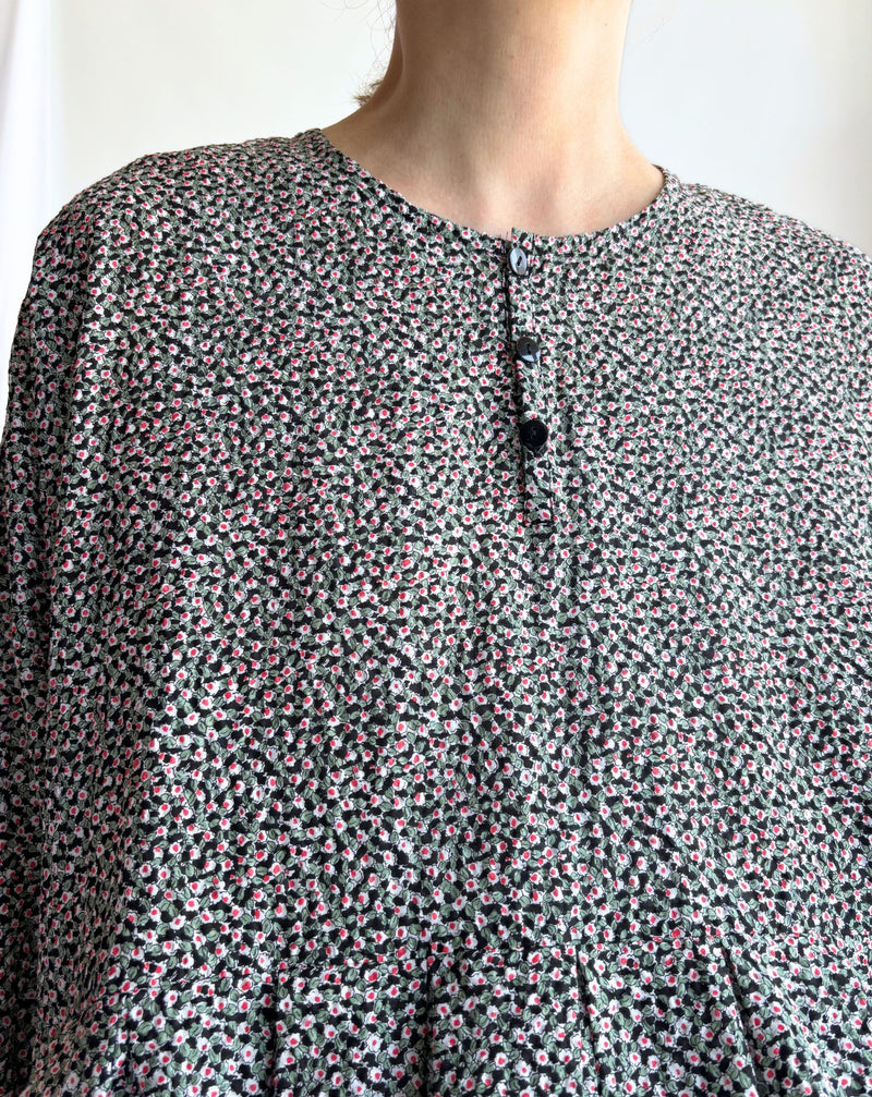 Small Flower Tuck Dress in BlackFlower