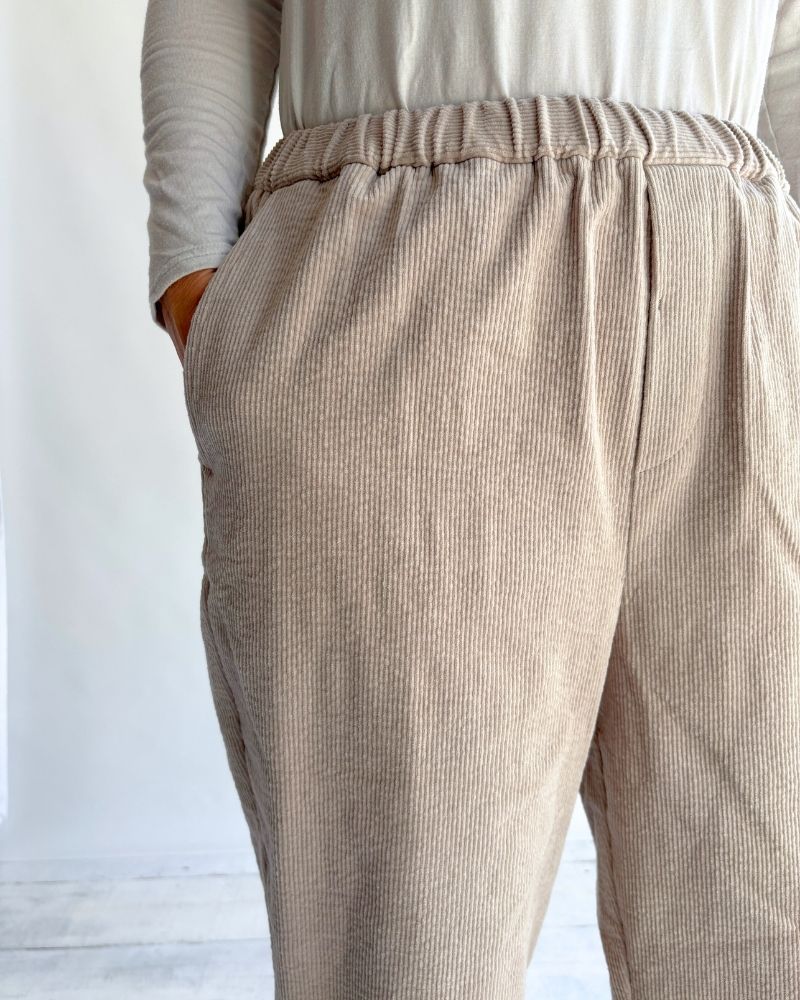 11WALE CORDUROY EASY TAPERED PANTS in Beige