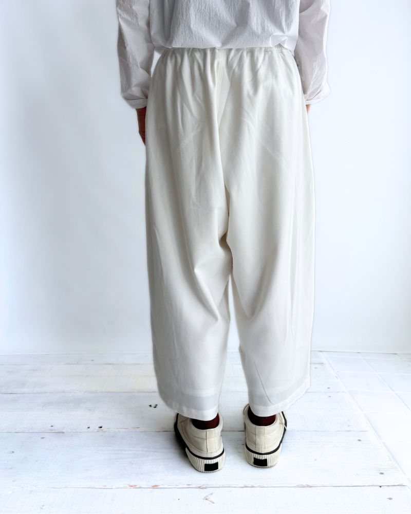 Loose silhouette easy pants 'PESH TR' in OffWhite