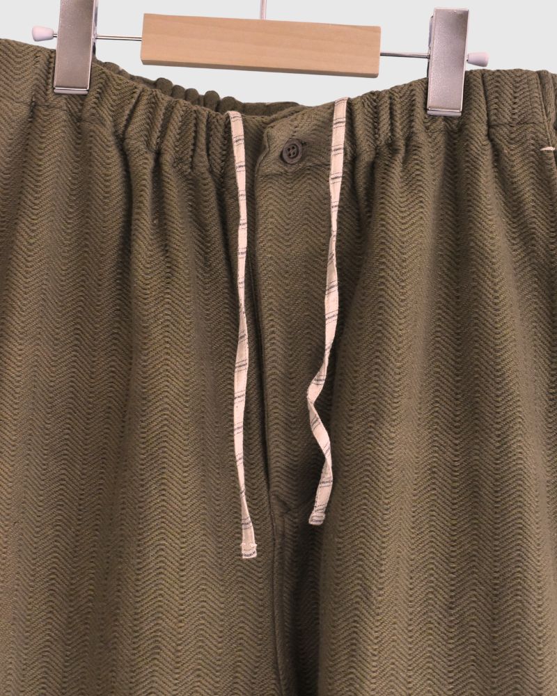 TEORI Cotton Herringbone Easy Tapered Pants in KhakiBrown