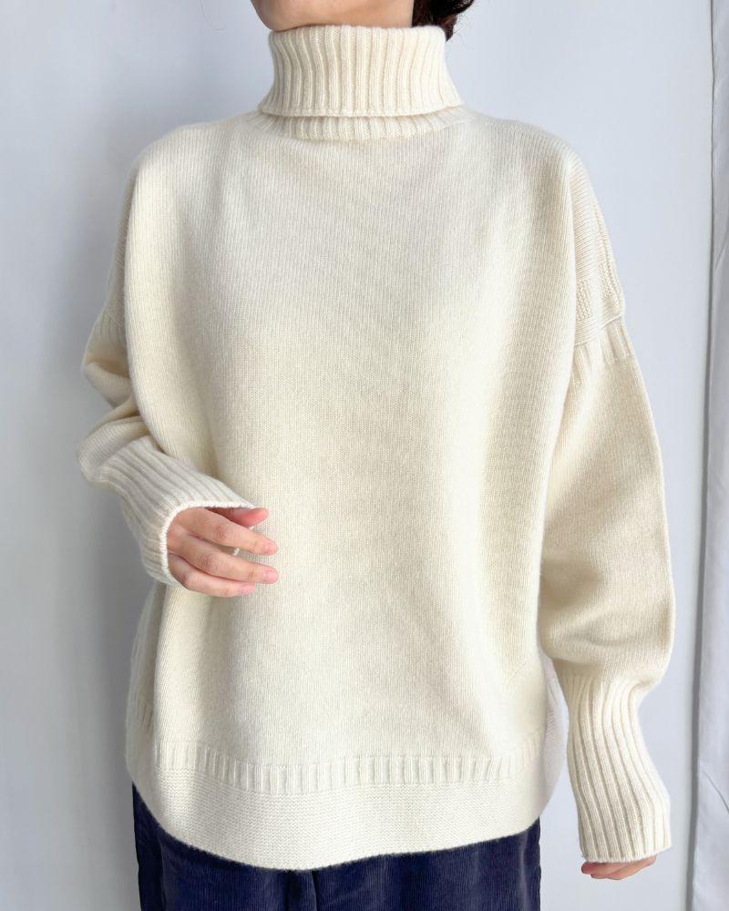 LULU 2-way Turtleneck Knit in Off