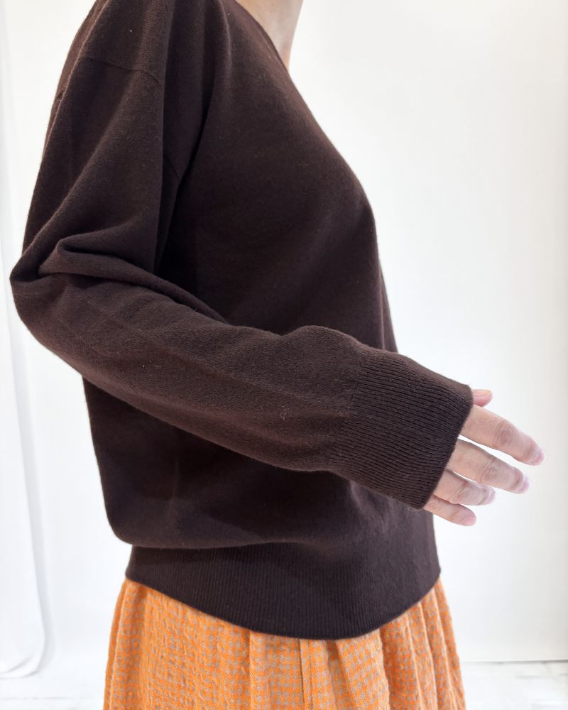 GINNY V-neck knit pullover in Brown