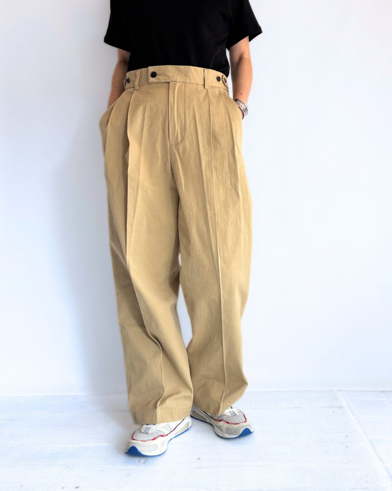 KARL-CHINO Center Press Pants in Beige