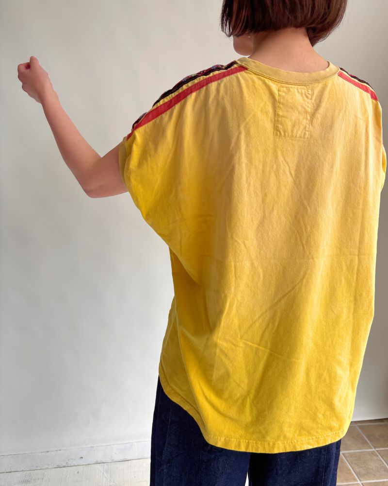 Vintage-style Tyrolean Tape Sleeveless T-shirt in Yellow