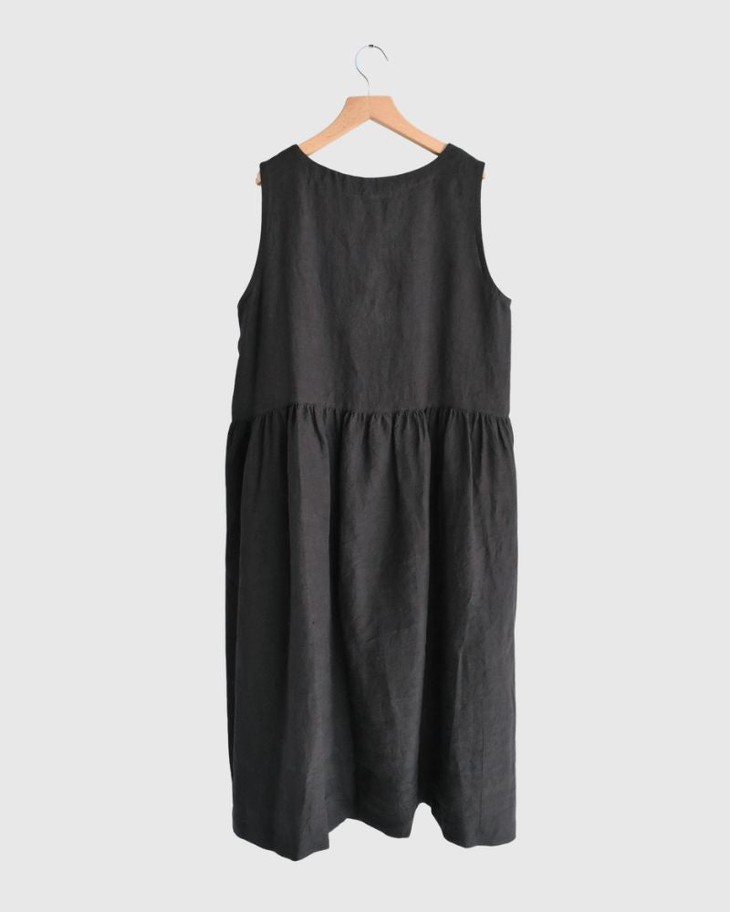 Sleeveless Gathered Dress (LINEN) in Black