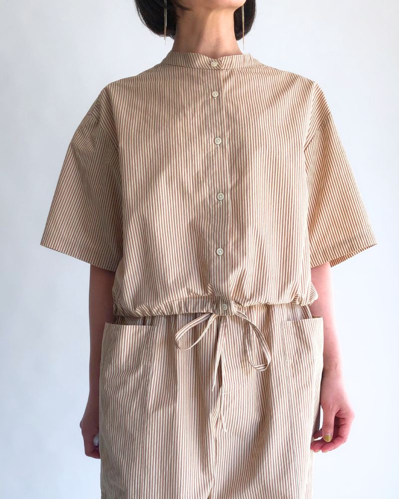 LUNA-W Short Sleeve No Collar Blouse in BeigeStripe