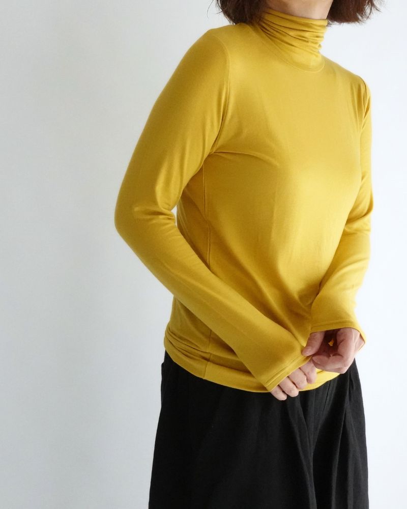 Turtleneck Pullover in Yamabuki