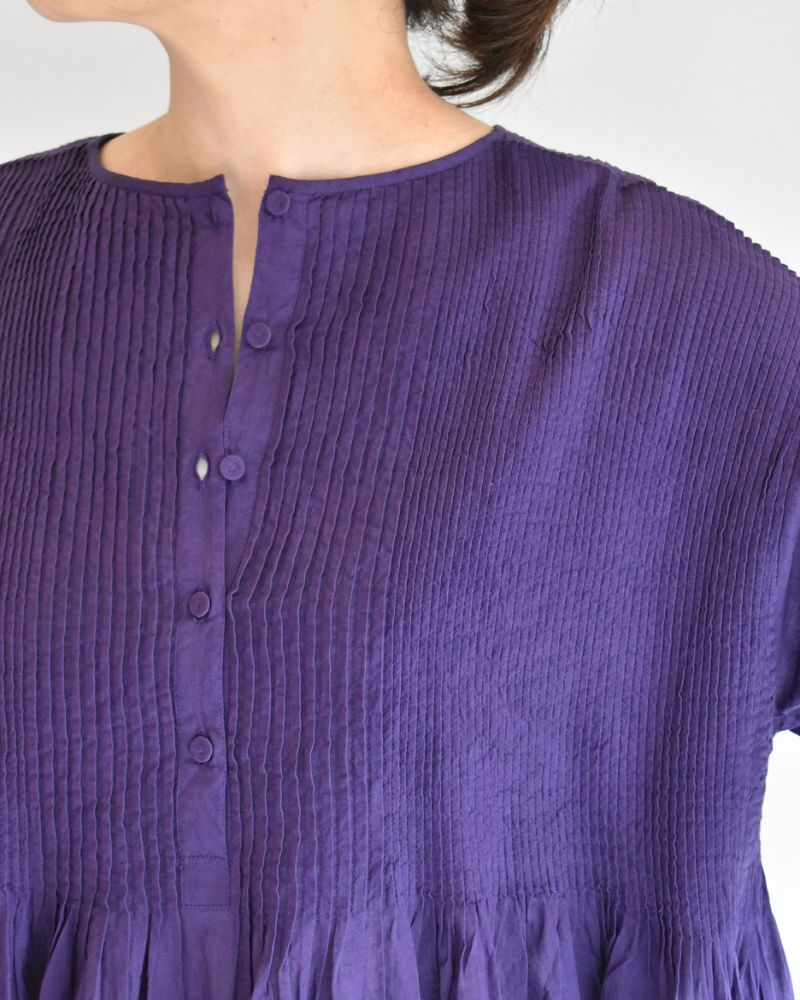 CREW-NECK PULLOVER HALF/SLEEVE SHIRT WITH MINI PINTUCK in Purple