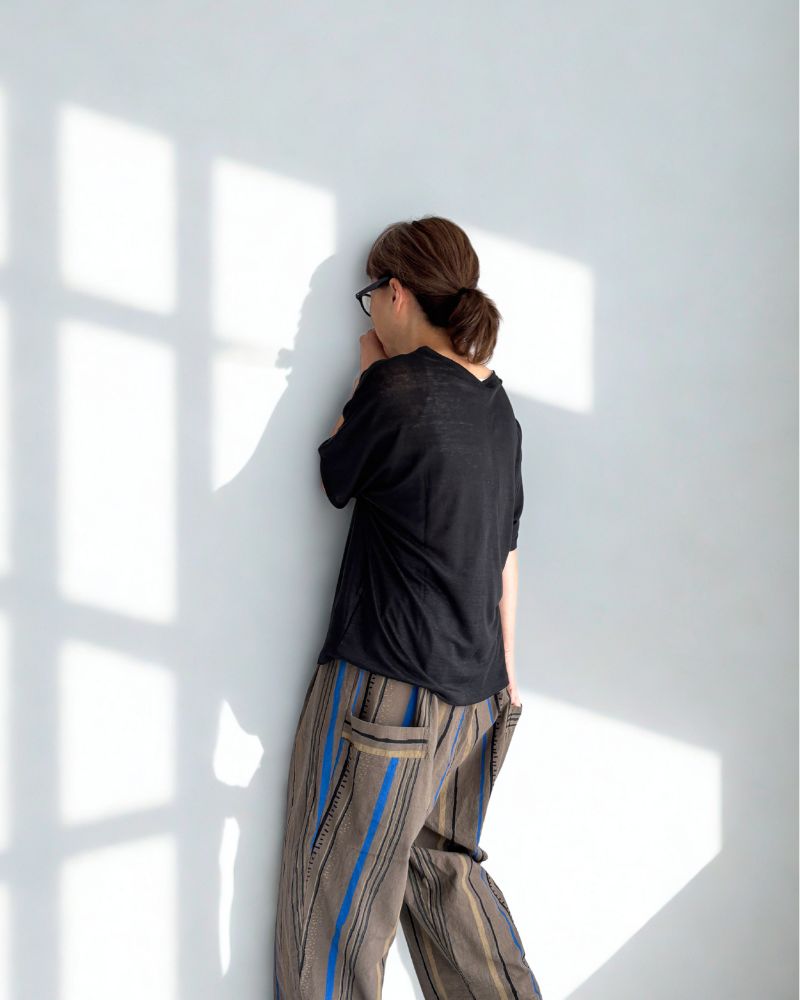 Linen T-shirt in Black