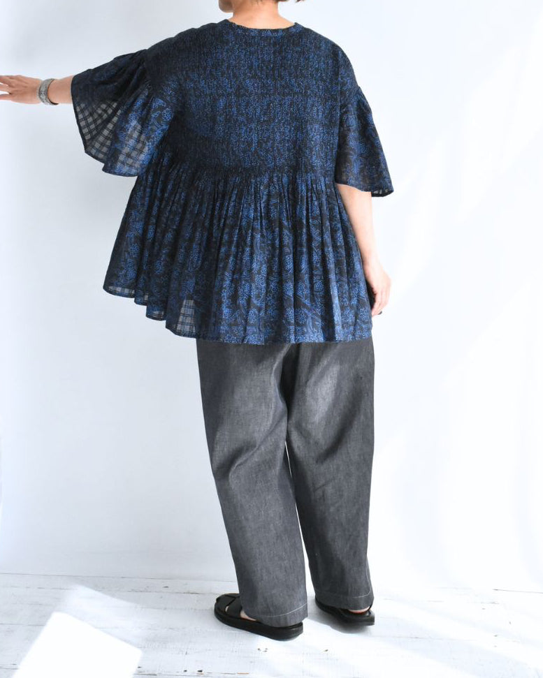 FLARED/SL SHIRTS WITH MINI PINTUCK in Navy/Blue
