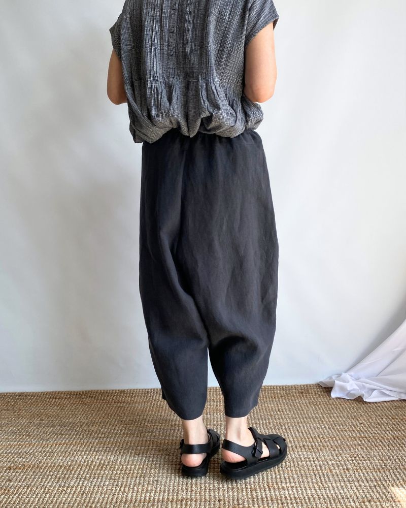 Egg Pants (LINEN) in Sumi