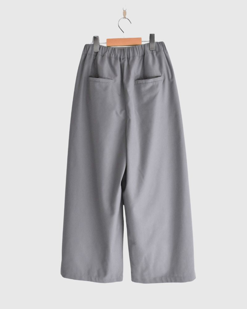 Tuck design pants 'REDI' in LightGray