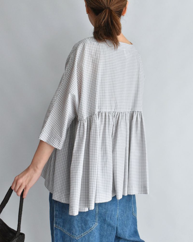 Ruffle Top in GrayGingham