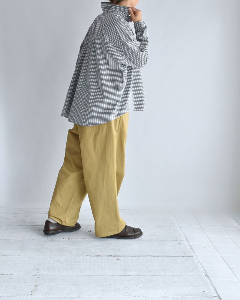 Regular Collar Big Shirt in White/Navy