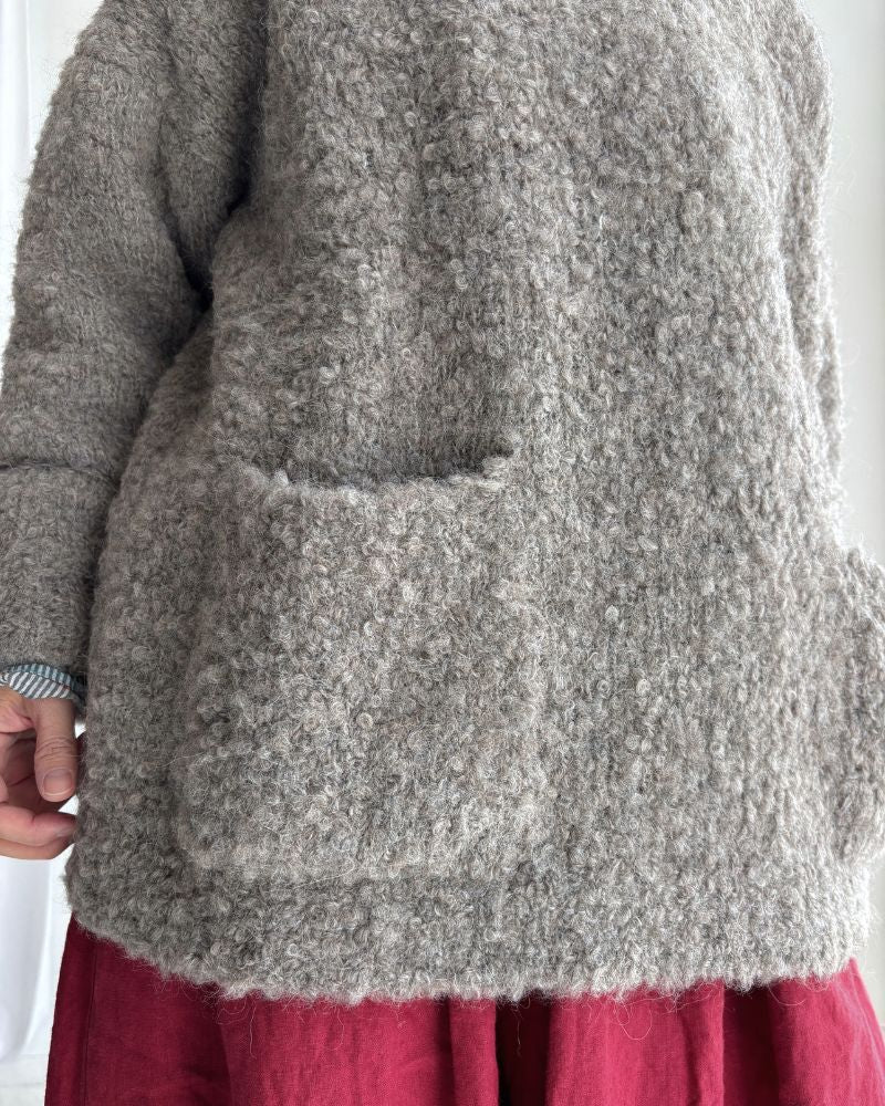 3GG BOUCLE CREW NECK PULLOVER WITH POCKET in GrayBeige