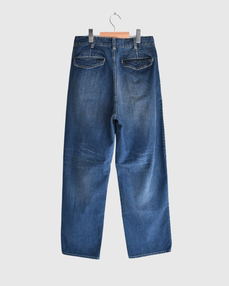 Denim tuck pants in Bleach
