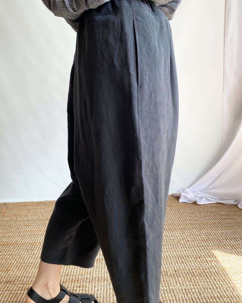 Egg Pants (LINEN) in Sumi