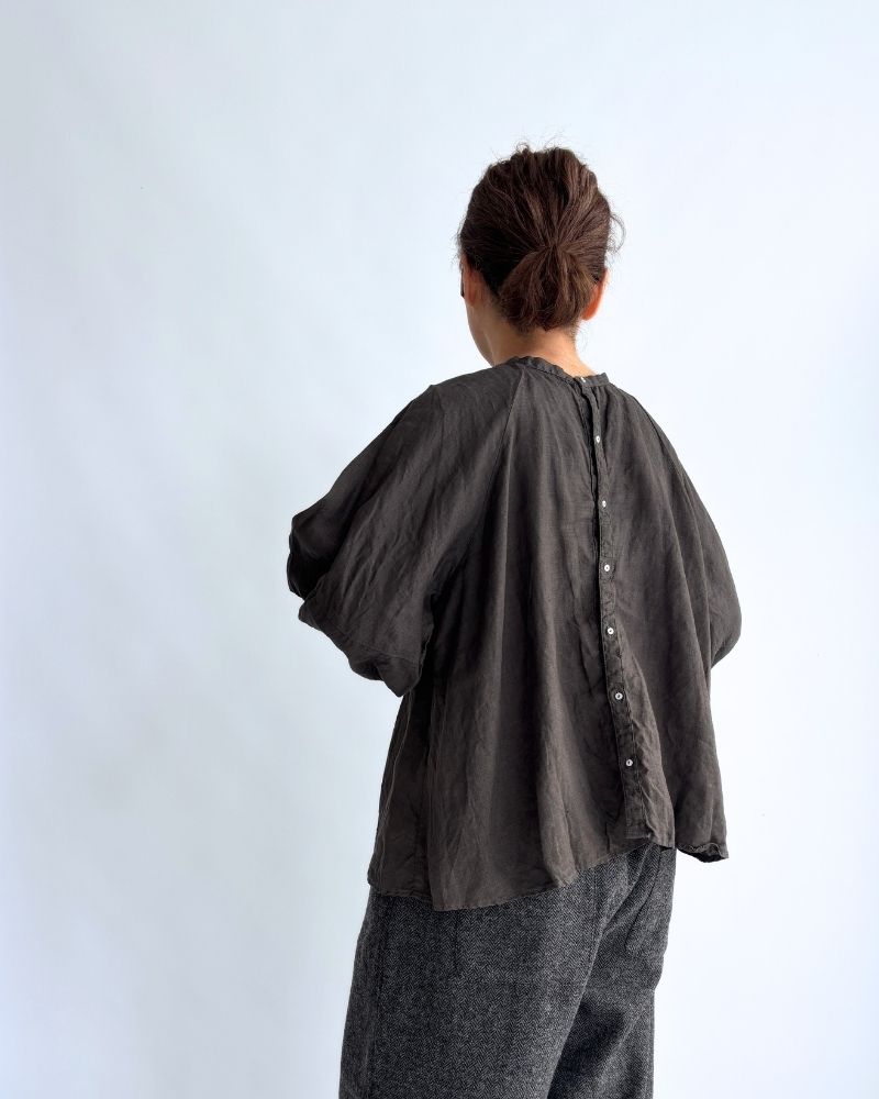 Atelier Blouse in Charcoal