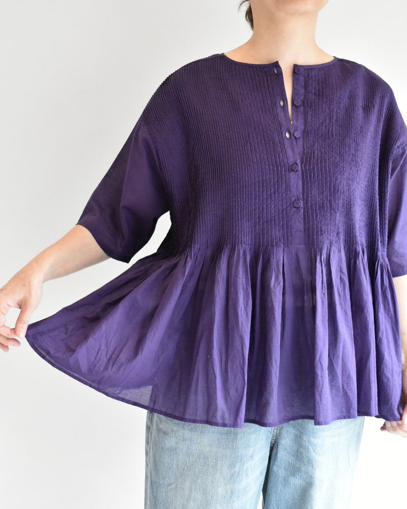 CREW-NECK PULLOVER HALF/SLEEVE SHIRT WITH MINI PINTUCK in Purple
