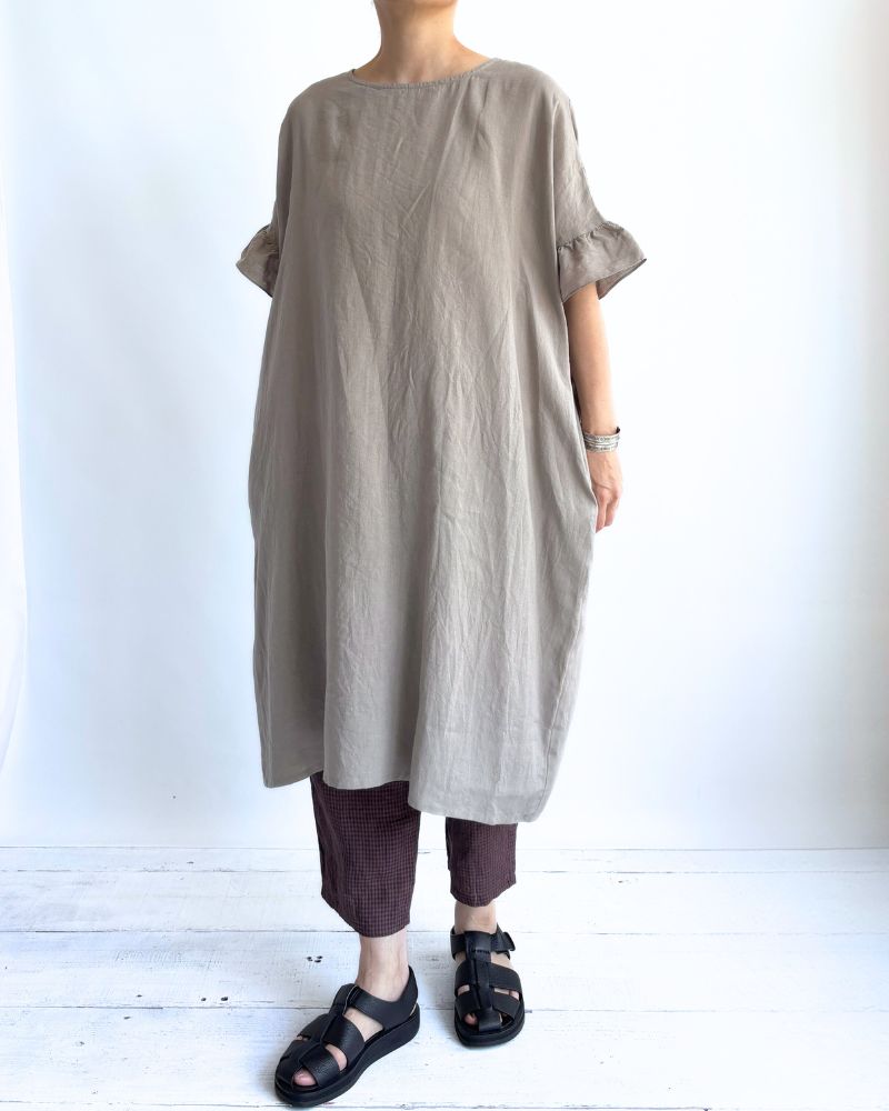 Frill top dress (LINEN) in Greige