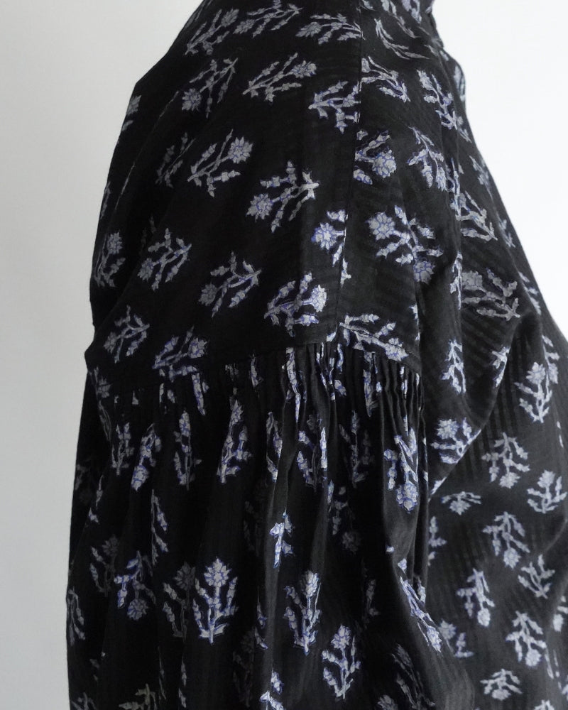 FRILL COLLAR SHIRT WITH MINI PINTUCK in Black
