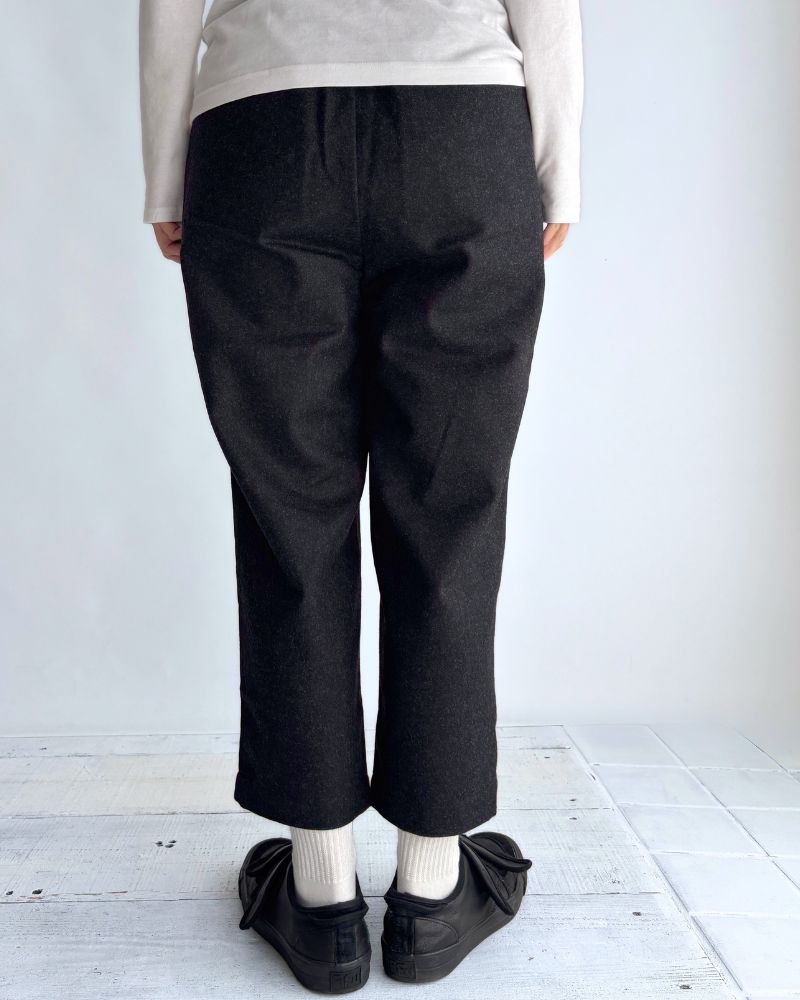 WOOL FLANNEL EASY TAPERED PANTS in Charcoal