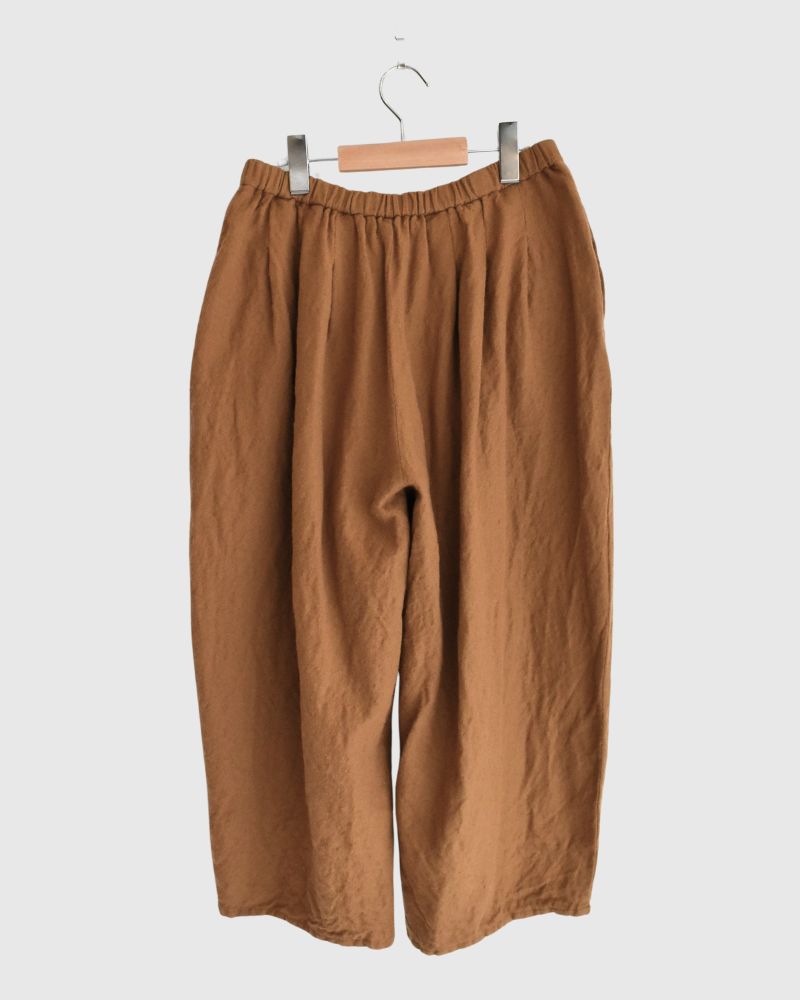 CAMILLE WOOL TUCK PANTS in Camel