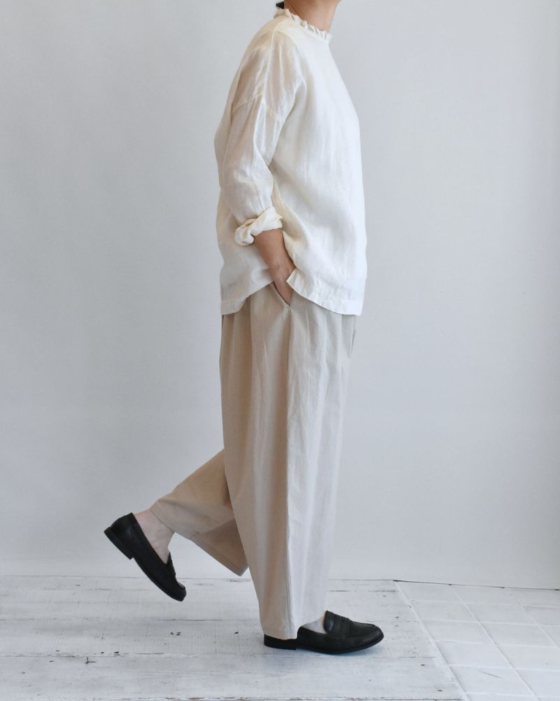 Tiny Frill Blouse in Milk