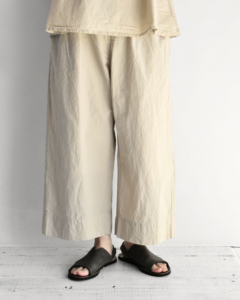 Shrink Wide Pants in Beige