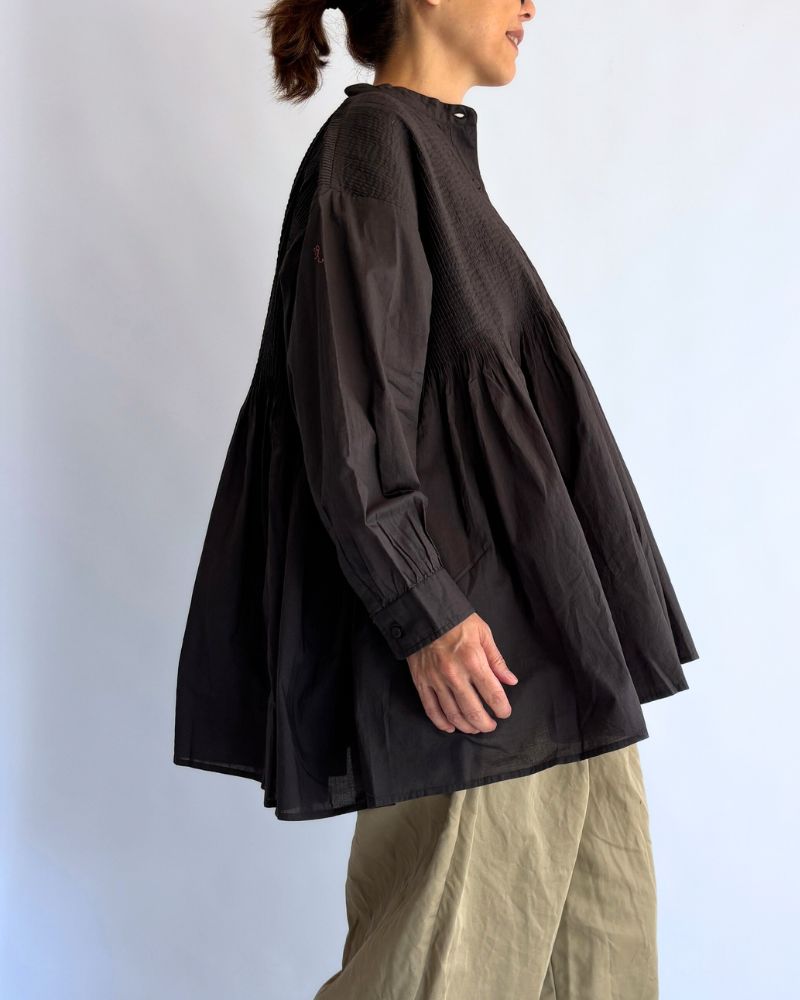 BANDED COLLAR SHIRT WITH MINI PINTUCK in CharcoalGray