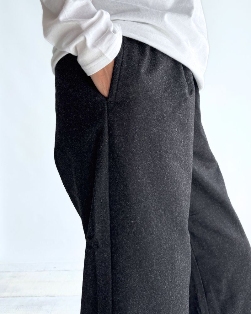 WOOL FLANNEL EASY WIDE PANTS in Charcoal
