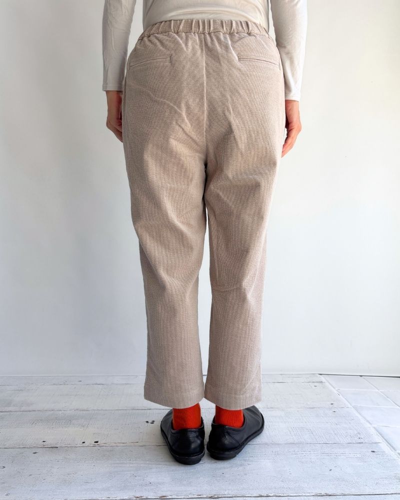 11WALE CORDUROY EASY TAPERED PANTS in Beige