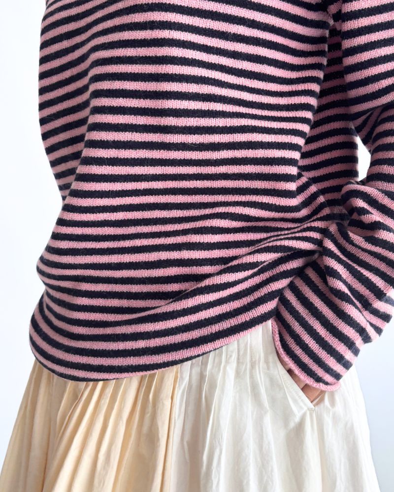 Border knit pullover in Pink/Navy