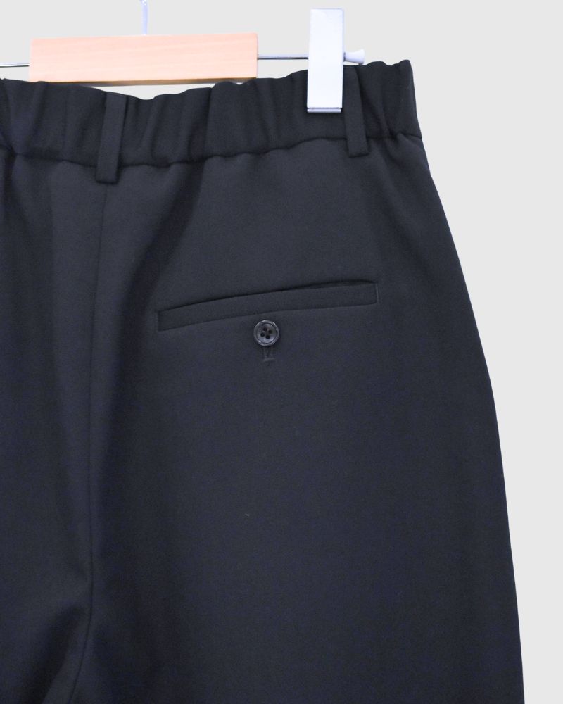 JOY-WO Wool Twill Center Tuck Shorts in Navy